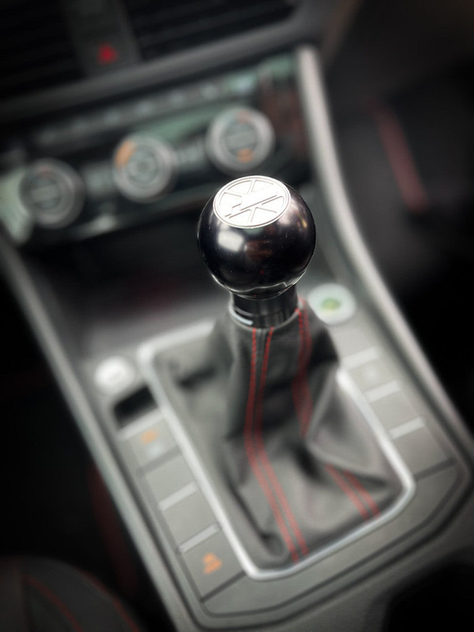 RacingLine Performance Billet Aluminium 'Manual' Gear Knob - Black - MQB / MQB Evo - Dark Road Performance
