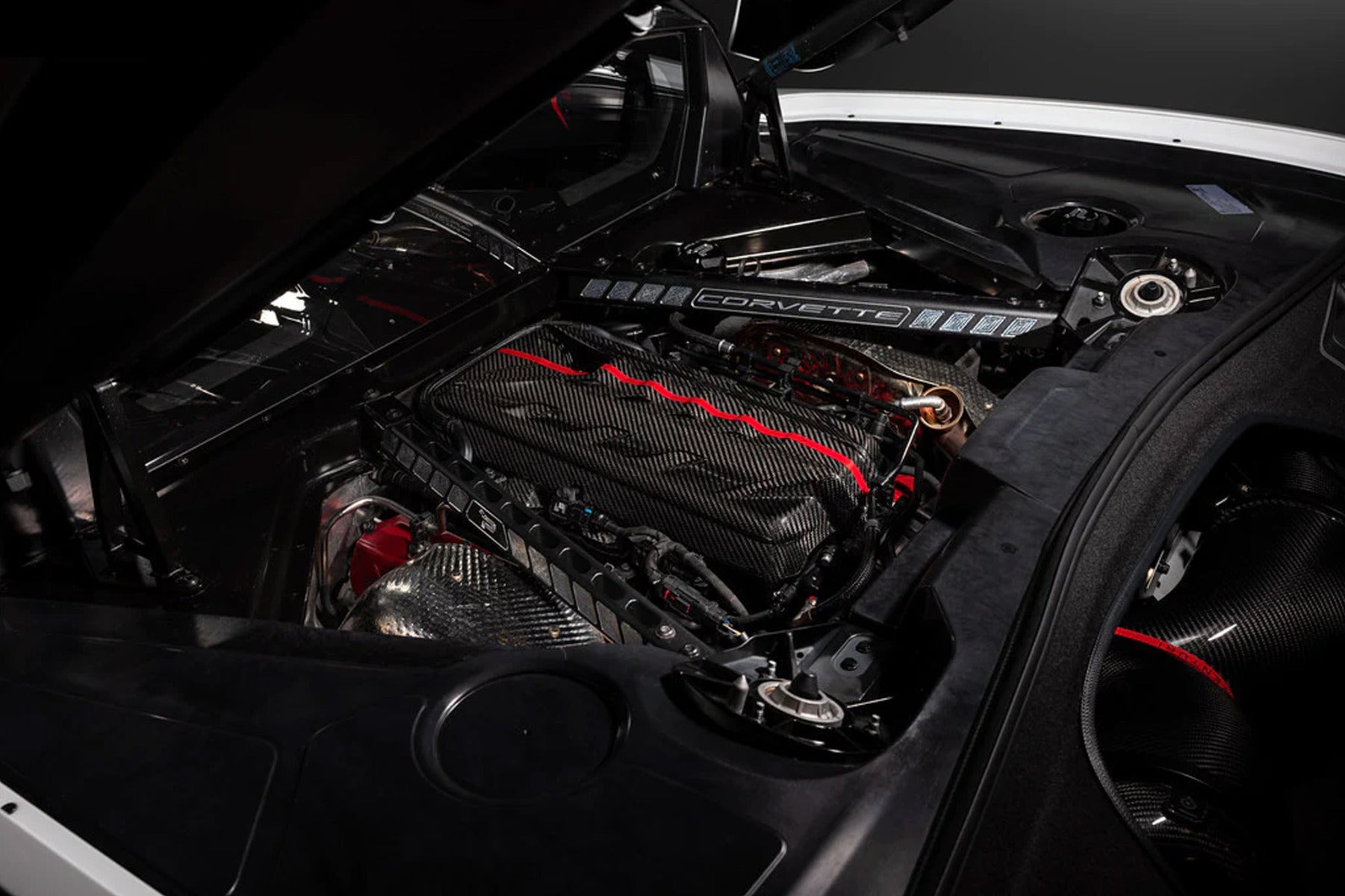 Eventuri Carbon Fibre Engine Cover - Chevrolet Corvette C8